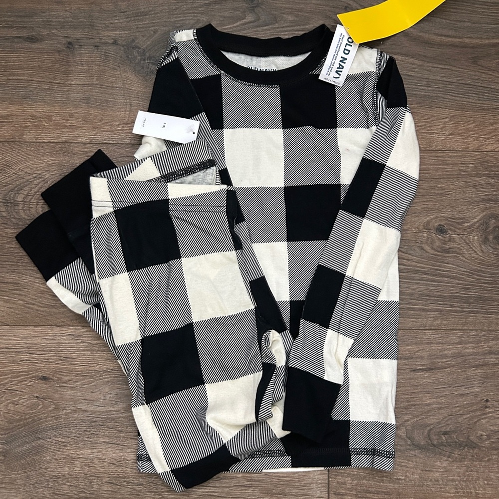 Old Navy Black and White Check Pajama Set